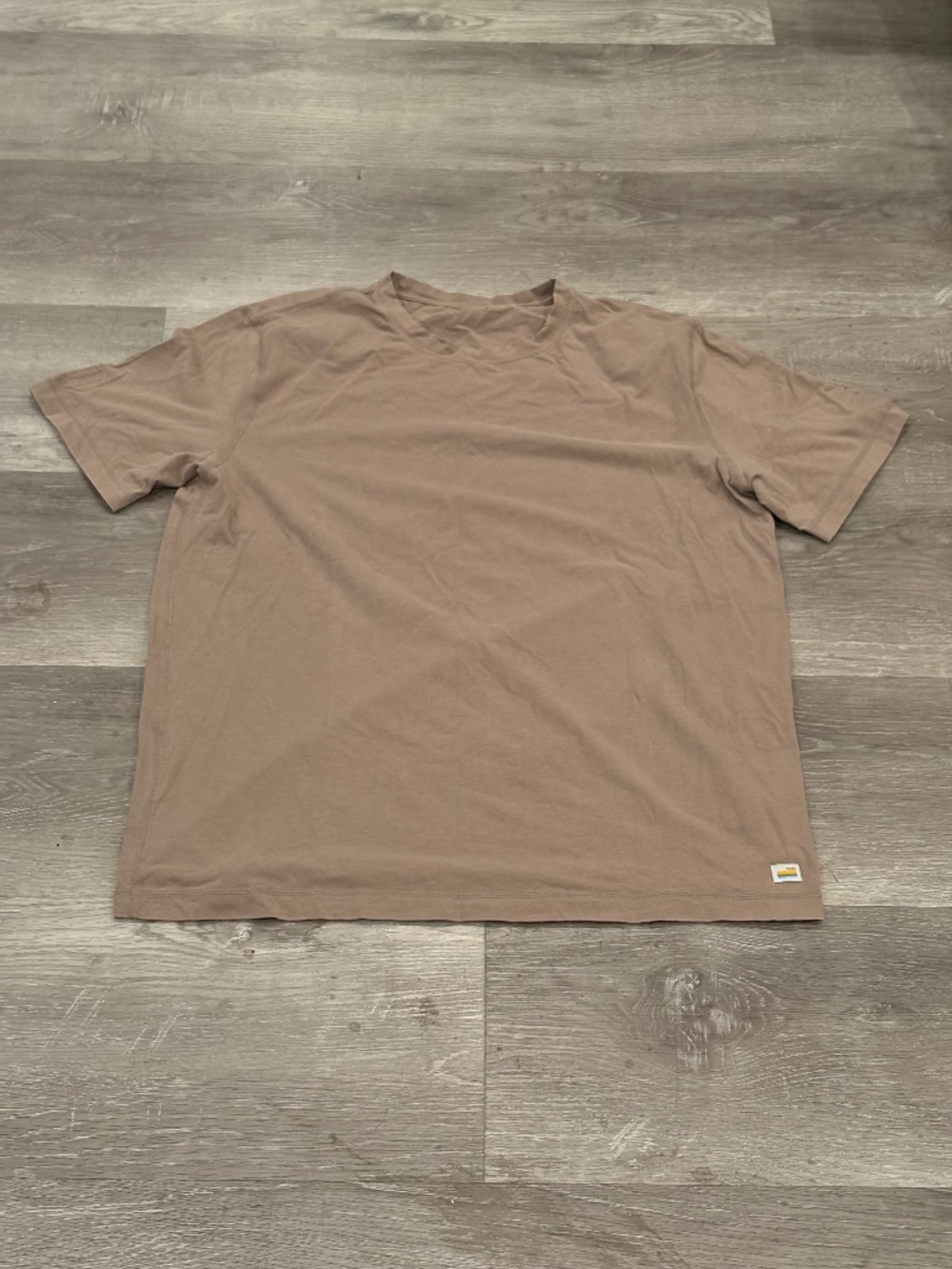 Vuori Shirt Men's XL Gravel Tuvalu Performance Pima Cotton Tee V101